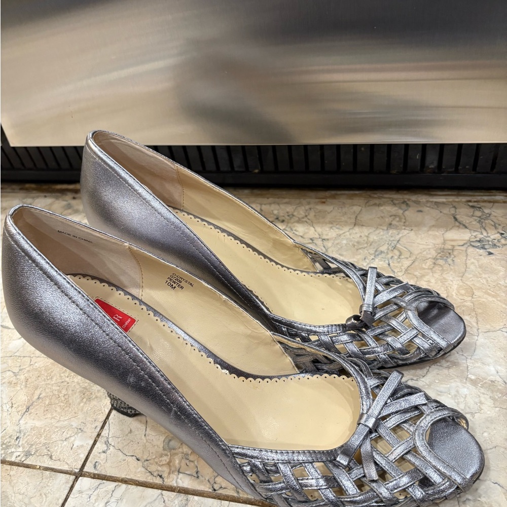 Oscar de la Renta Metallic Silver Heels